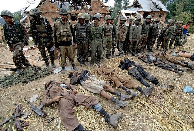 Corpses of Kashmir resistance fighters