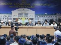 Russia hosts Sunni Muslims to undermine Saudis and USA